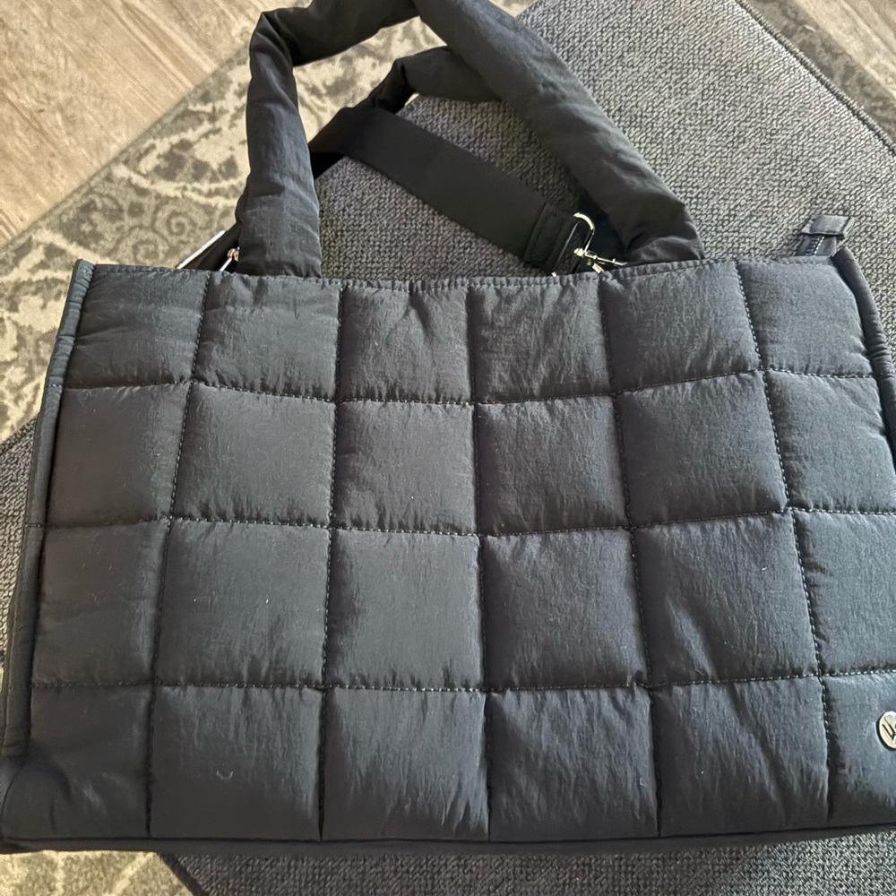 Elegant Black Quilted Handbag